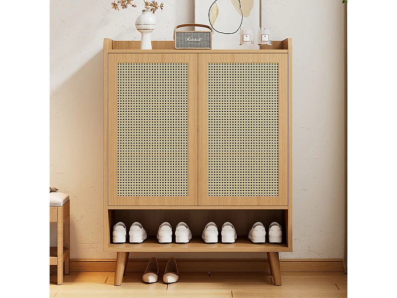 Naturfarbener Schuhschrank mit 2 Rattantüren, Holzgriffen und Beinen