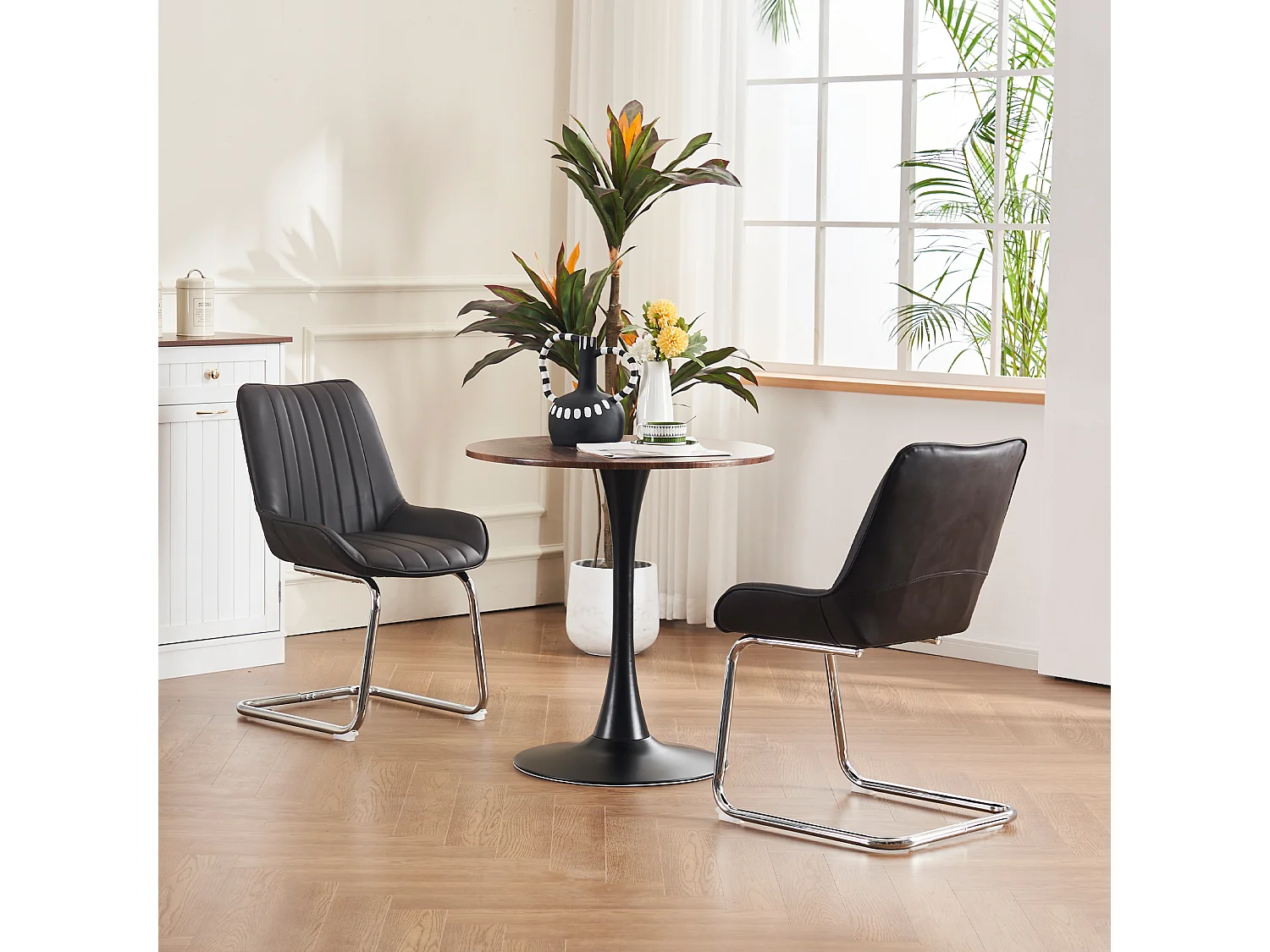 Lot de 2 chaises de salle à manger avec dossier rembourré et pieds en métal argenté - PU noir