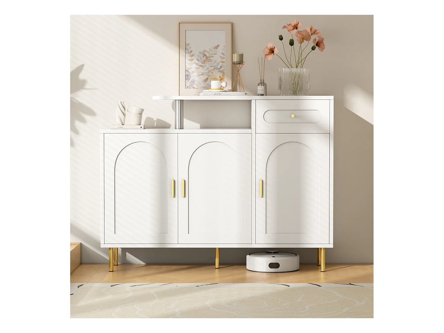 Meuble à chaussures blanc avec 1 tiroir et 3 portes, poignées et pieds en métal doré