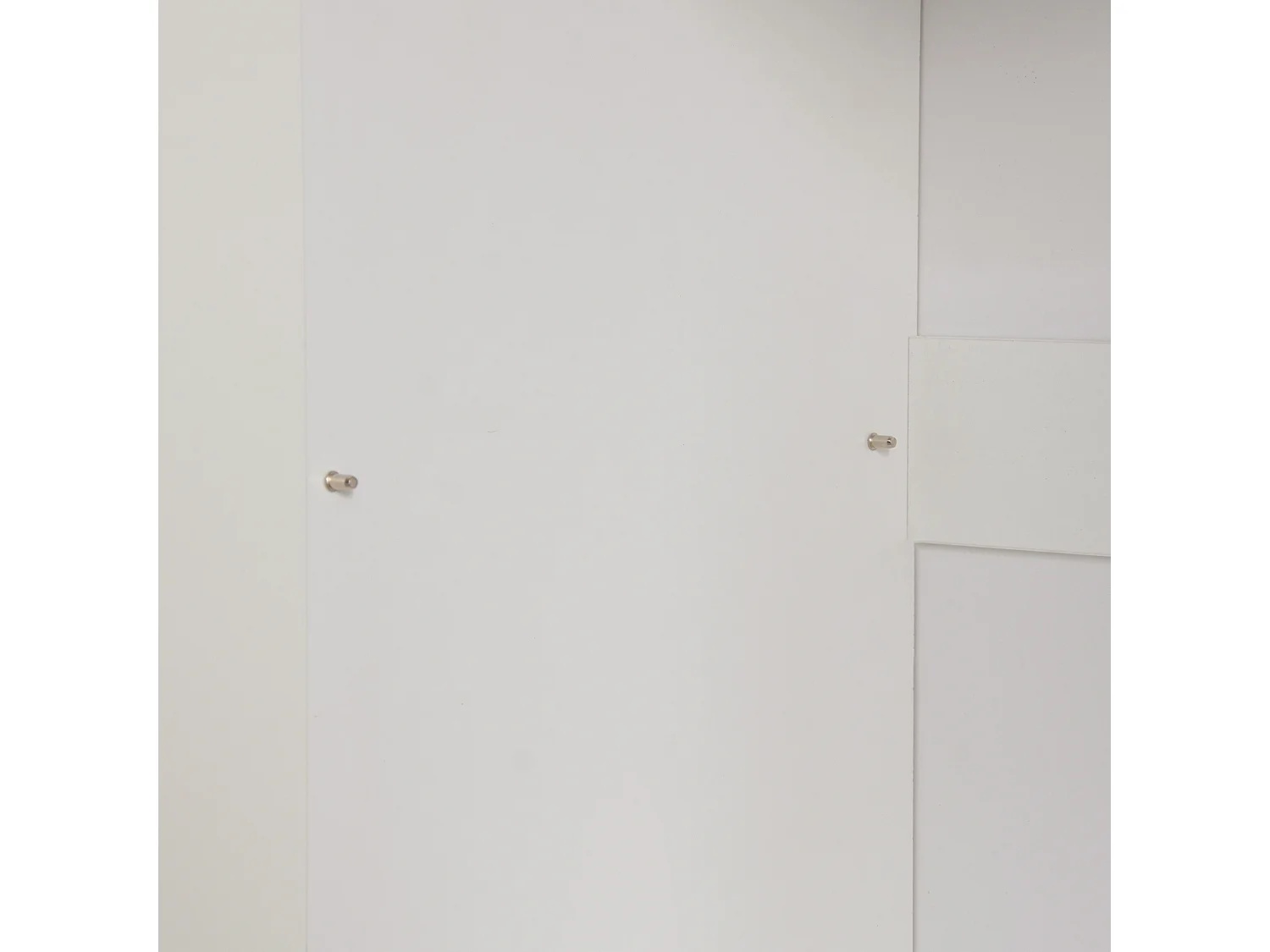 Credenza bianca con 3 ante e gambe in metallo - adatta a soggiorno e sala da pranzo