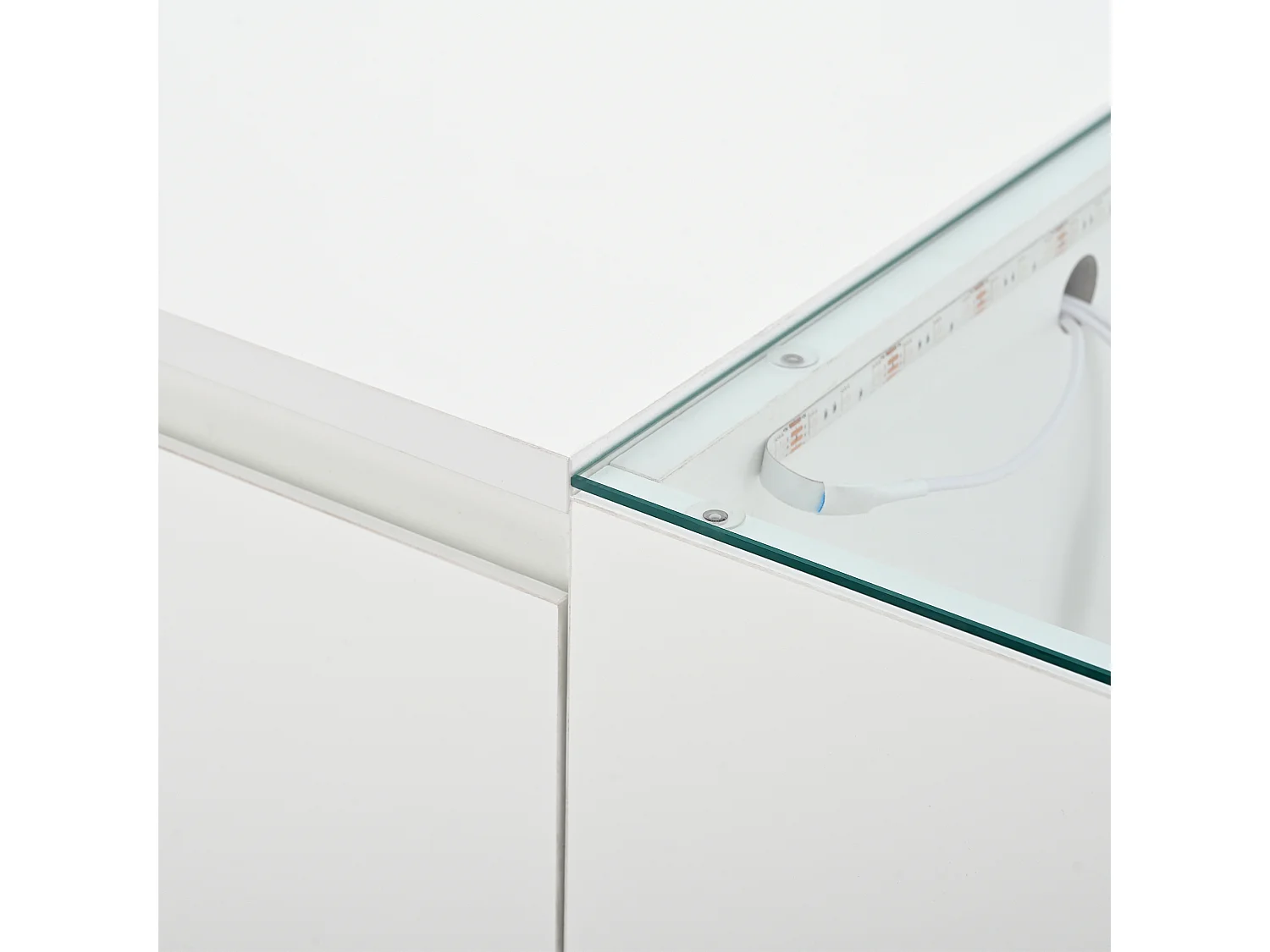Table basse blanche avec 2 tiroirs de rangement, panneaux latéraux en verre et éclairage LED