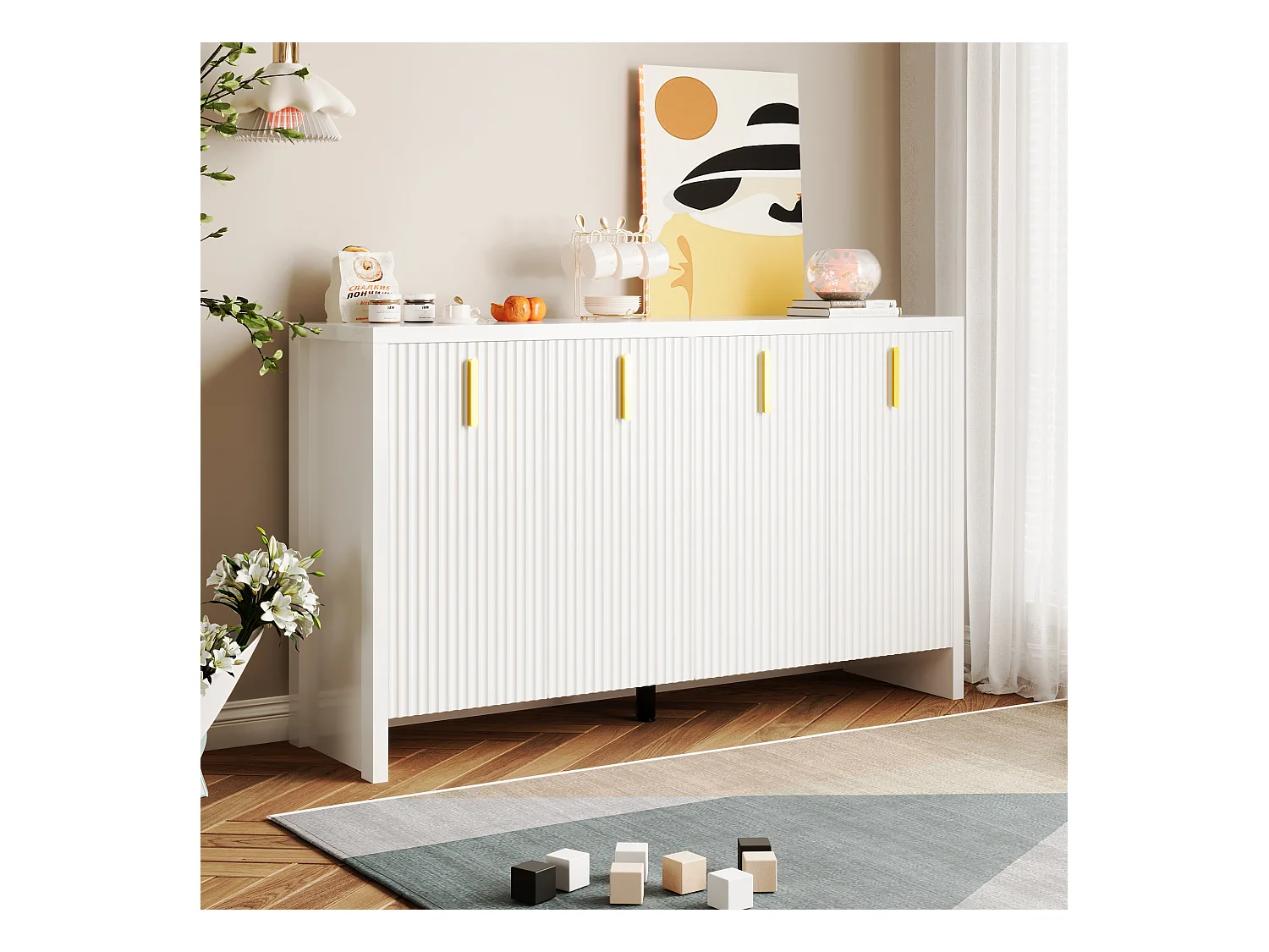 Buffet blanc avec 4 portes rayées et séparateurs réglables, poignées dorées