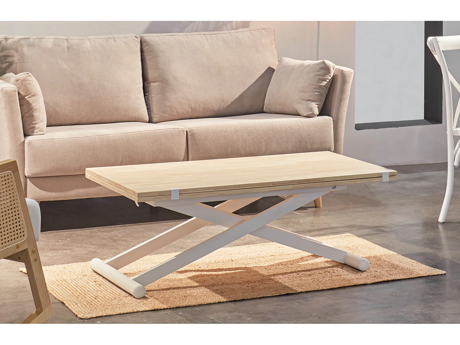 Table basse relevable extensible en bois et métal coloris chêne nordique blanc - longueur 110-114 x profondeur 57 x hauteur 49-76 cm