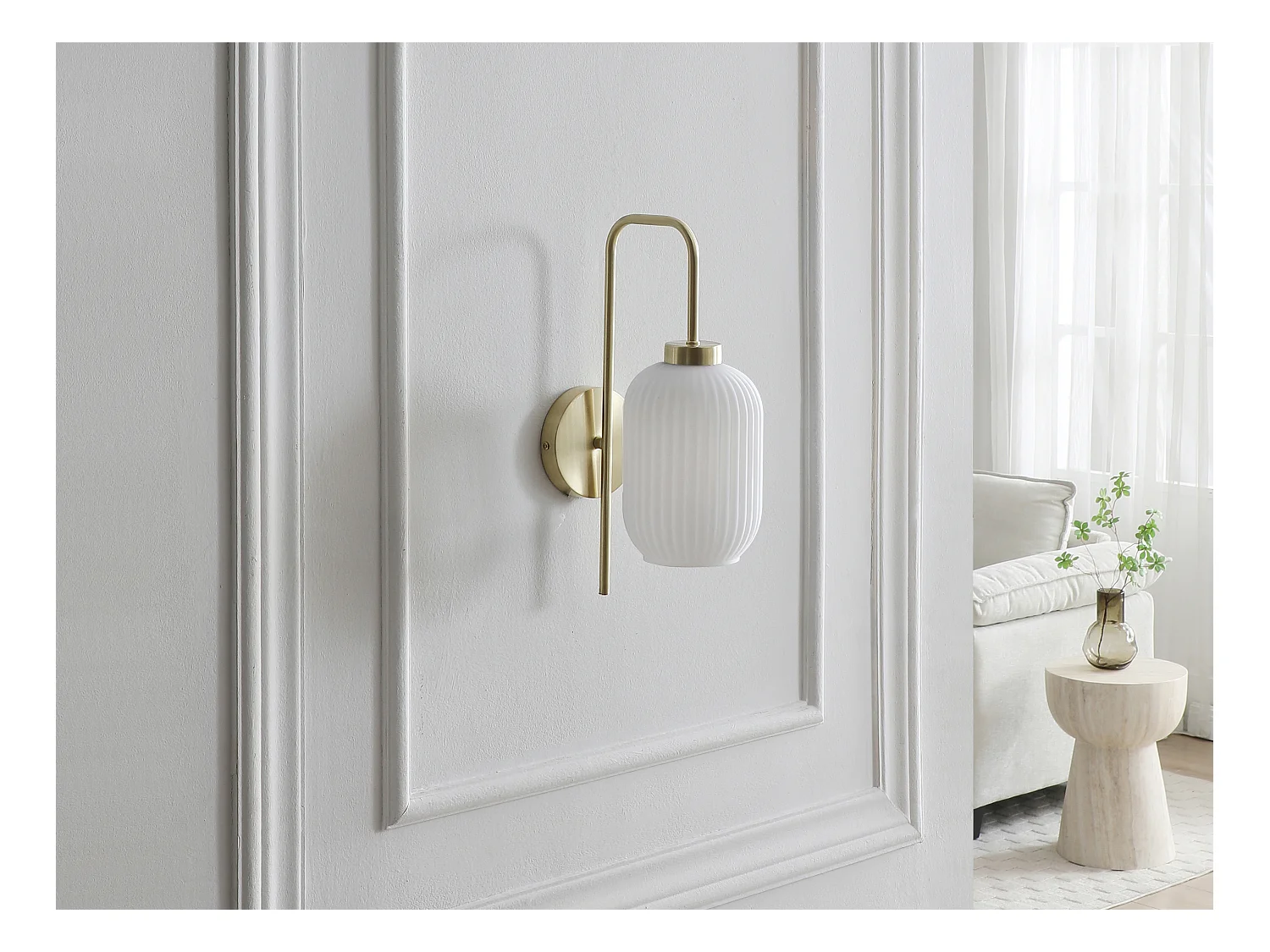 Juego de 2 apliques de pared en latón cepillado y vidrio blanco texturizado - L. 25 x Alt. 41 cm - Dorado - LOUXOR