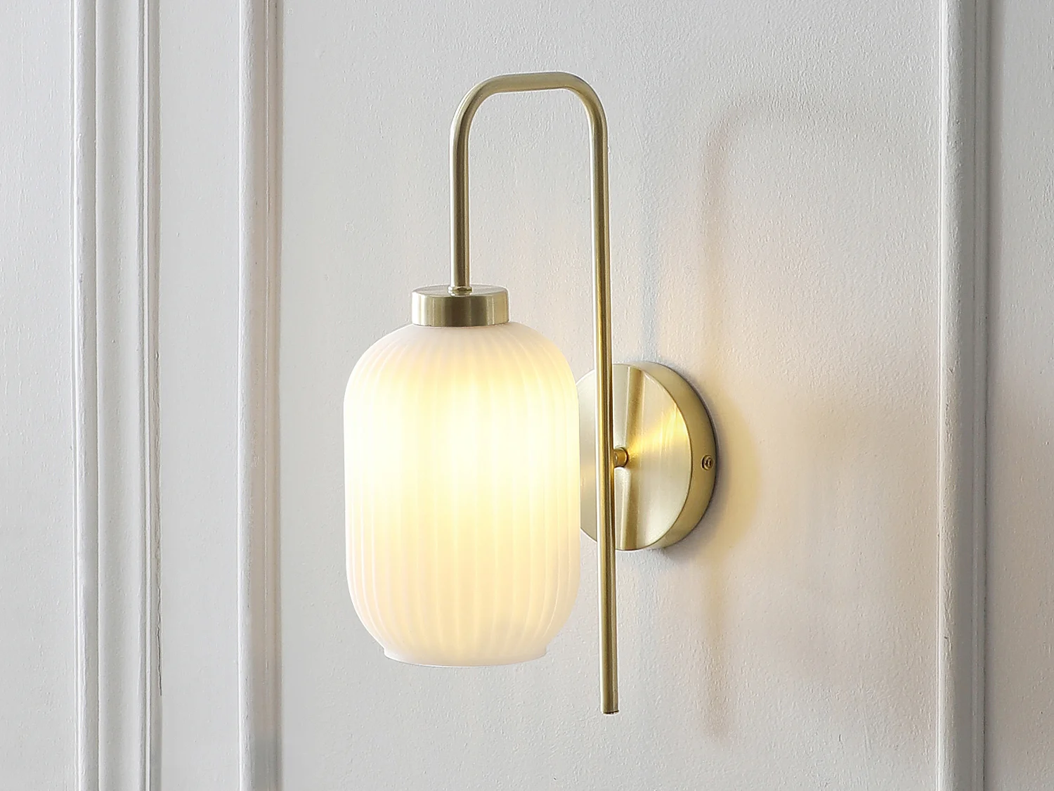 Set di 2 applique da parete in ottone spazzolato e vetro bianco texturizzato - L. 25 x H. 41 cm - Dorato - LOUXOR