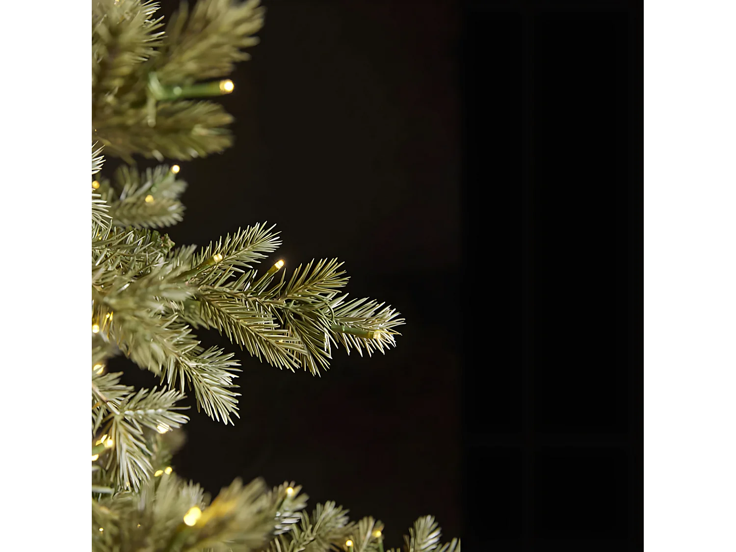 Kerstboom "Rugiada" met LED-verlichting in PE Real Touch-effect + PVC van de hoogste kwaliteit 150 cm