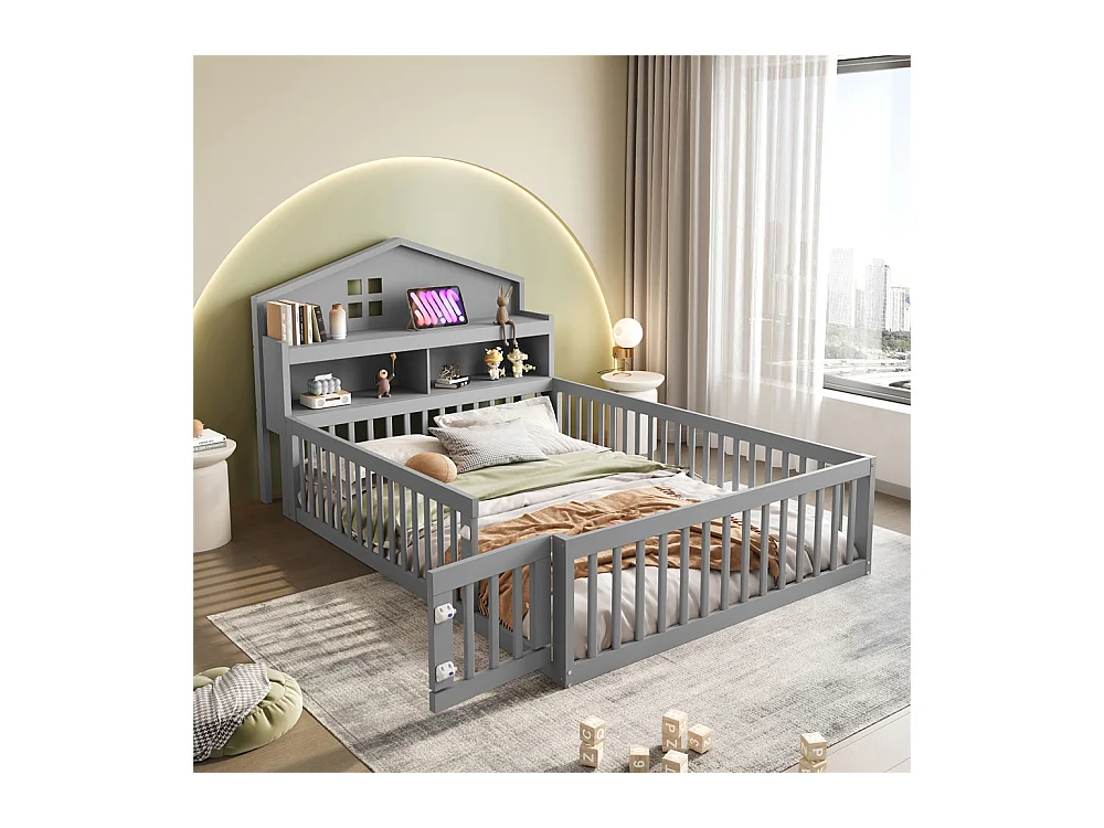 Lit d'enfant 140x200cm, avec espace de rangement, étagères, cimaise, barrière de sécurité et porte, cadre en bois massif, avec sommier à lattes, gris
