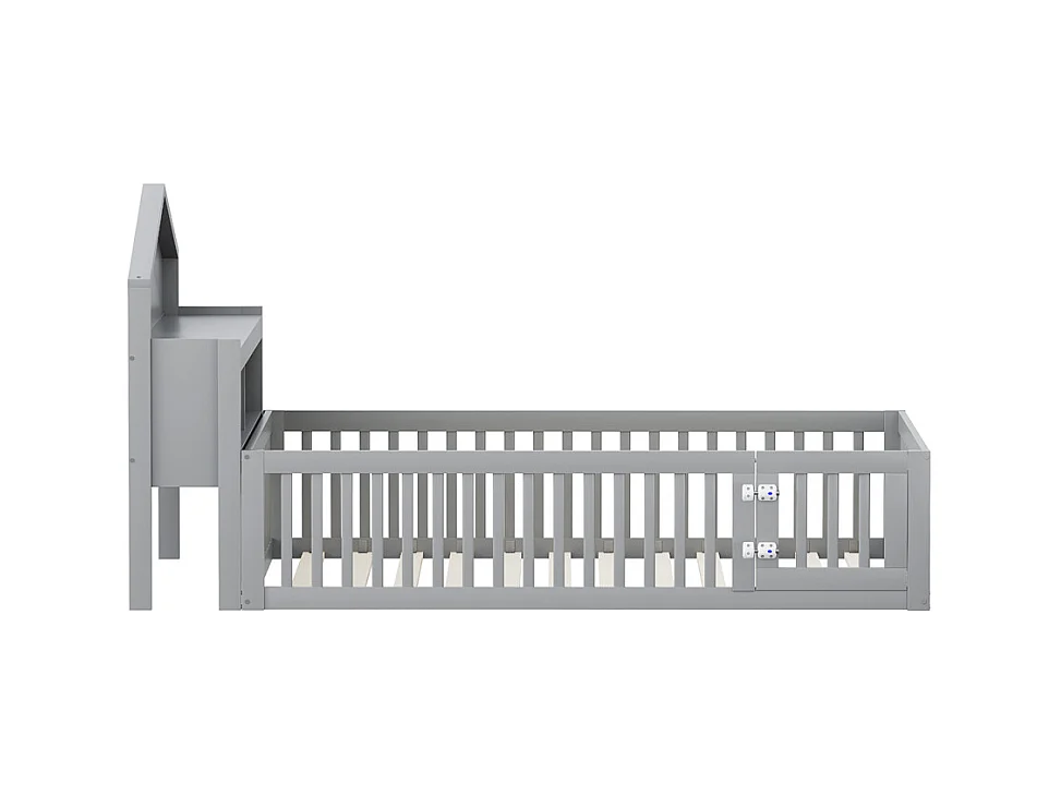 Lit d'enfant 140x200cm, avec espace de rangement, étagères, cimaise, barrière de sécurité et porte, cadre en bois massif, avec sommier à lattes, gris