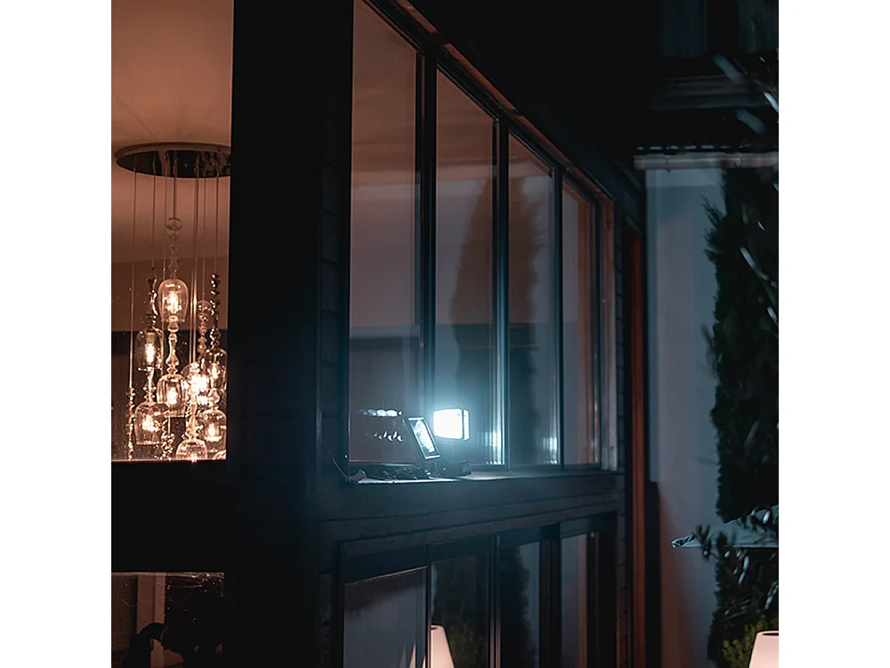 Projecteur solaire LED EZIlight® Solar pro 2