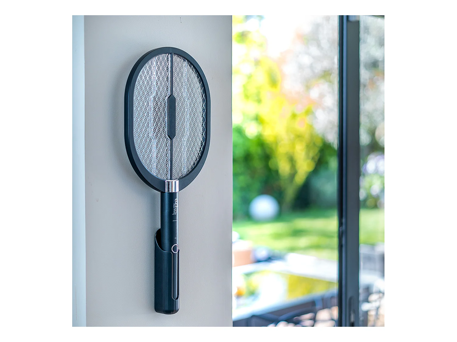 Mückenabwehrracket EZIlight® Mosquito Racket - Phototax™ Technologie, USB-Aufladung, Leise