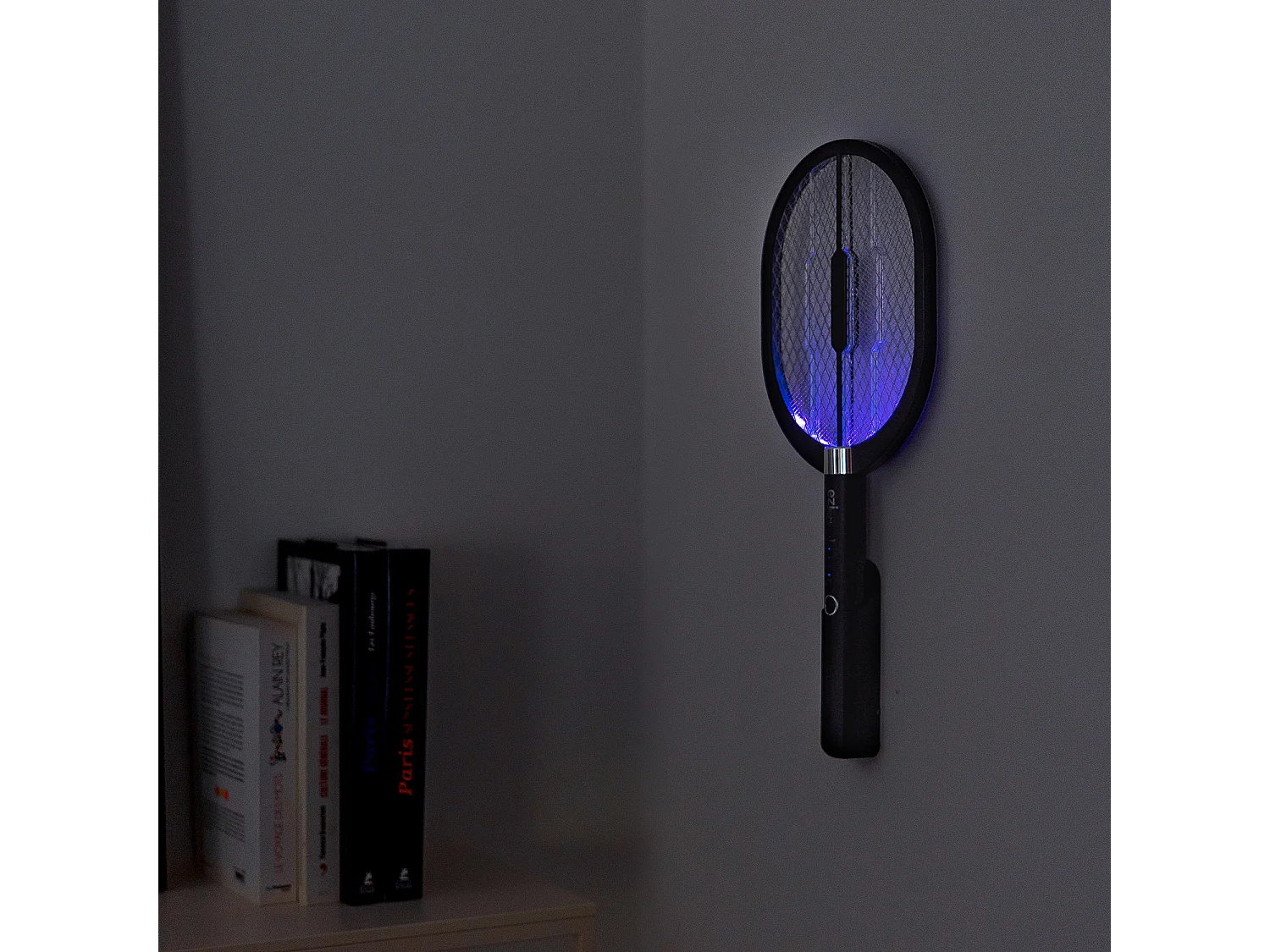 Mückenabwehrracket EZIlight® Mosquito Racket - Phototax™ Technologie, USB-Aufladung, Leise