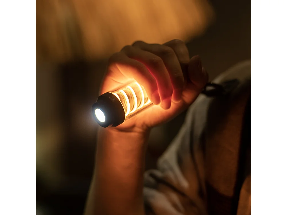 Draagbare zaklamp EZIlight® Xplorer X10 compact en veelzijdig met USB-opladen