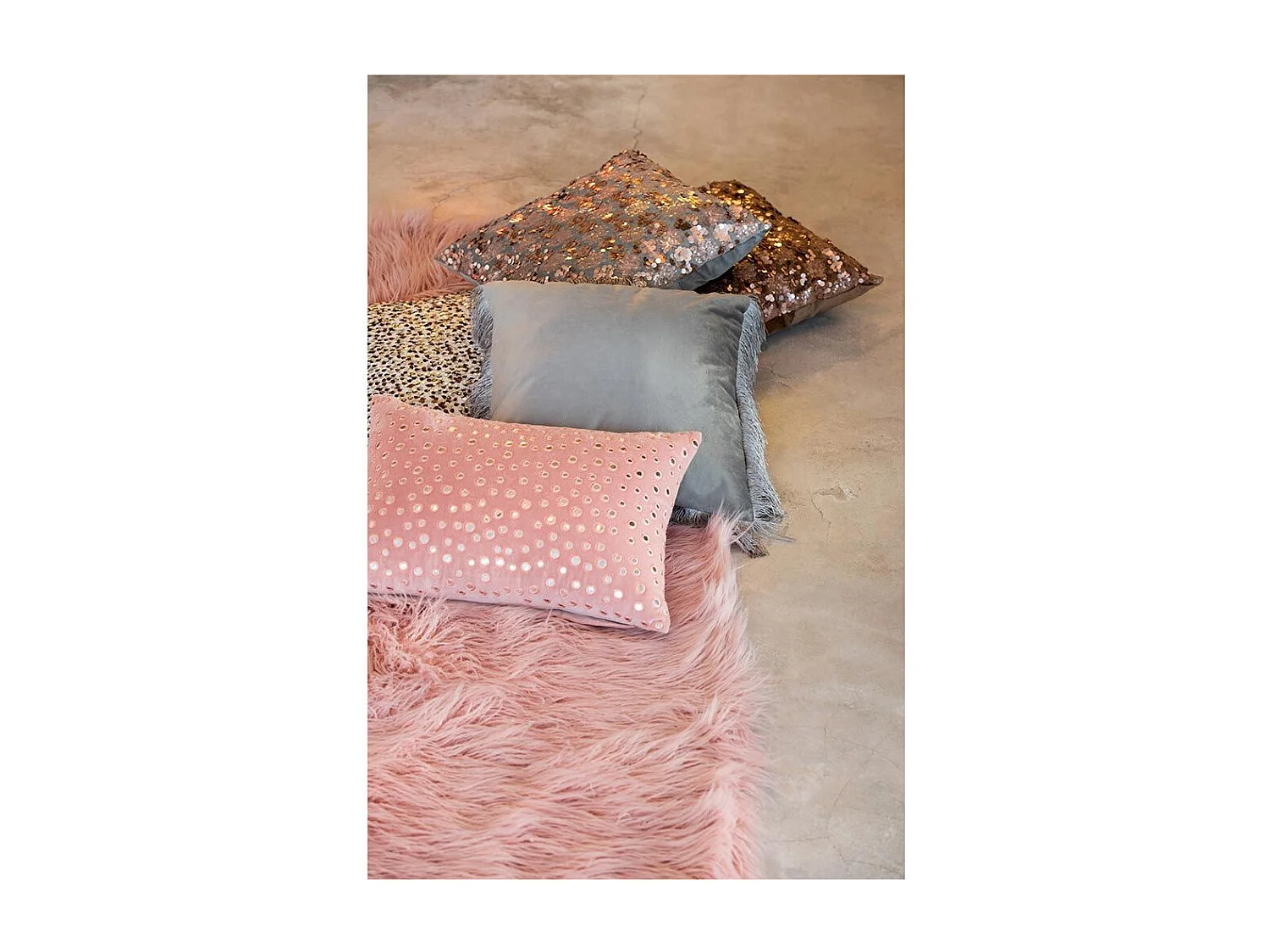 Coussin Déco "Sequins" 45x45cm Gris & Rose