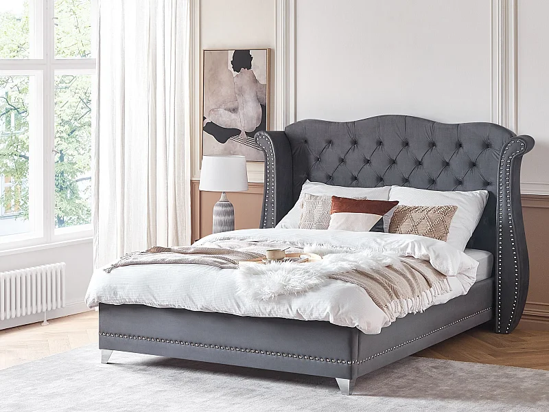 Bett Samtstoff im Chesterfield Stil hohes Kopfteil grau 180 x 200 cm Ayette