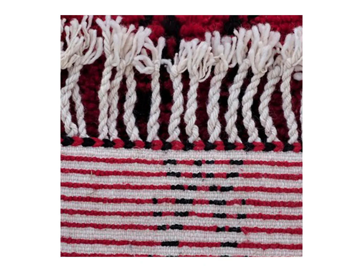 Authentique tapis berbère 55x115 fait à la main en laine rouge et noir BENI OUARAIN DF