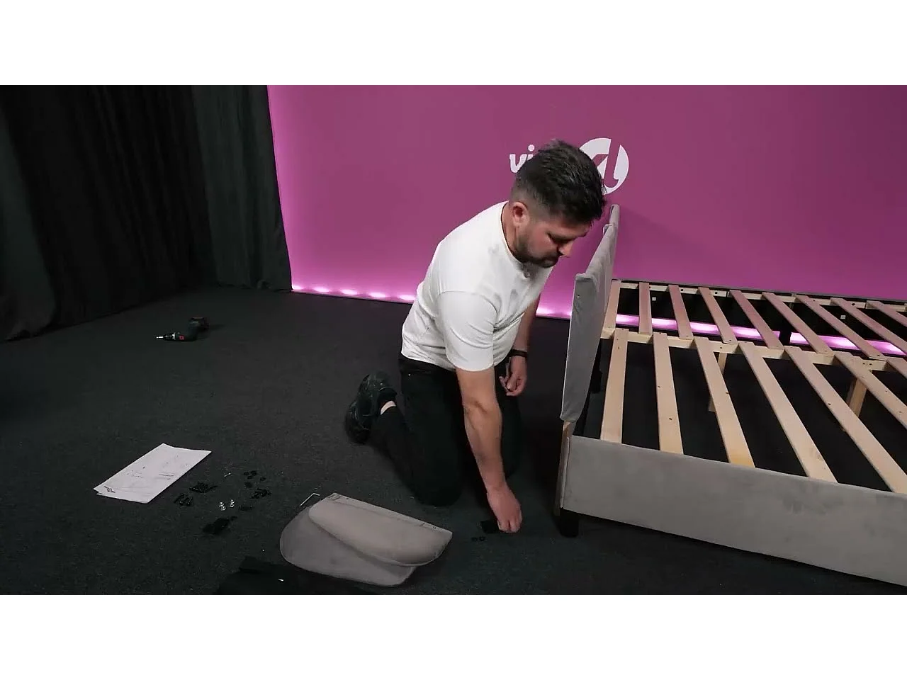 Sommier à lattes de lit avec matelas rose 80x220 cm velours