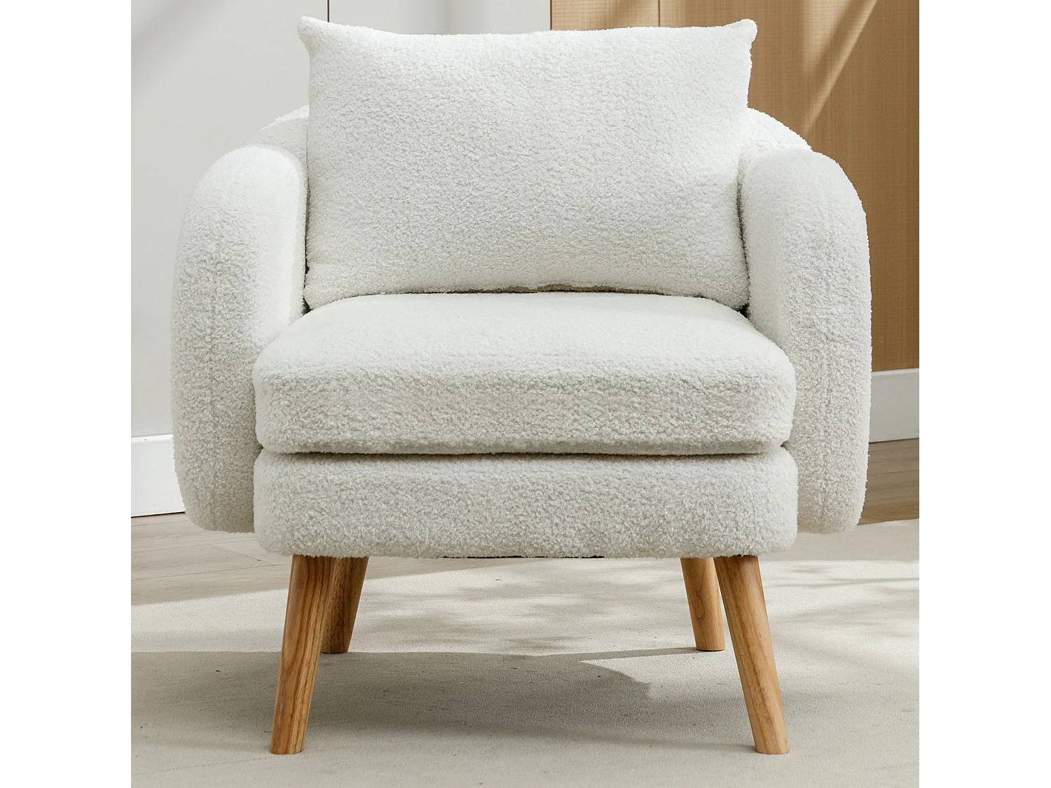 Fauteuil simple blanc avec coussins, velours teddy, pieds en bois 71x72x71cm