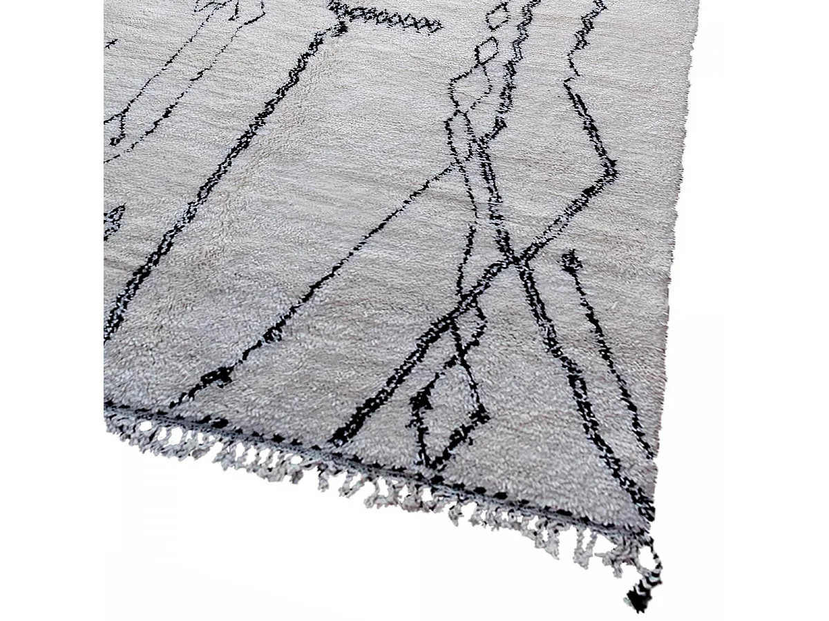 Authentique tapis berbère 250x355 fait à la main en laine blanc cassé et noir BENI OUARAIN AJ