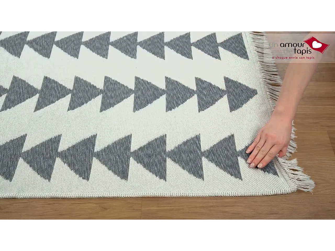 Tapis kilim reversible 120x160 en coton motif scandinave BE crème et gris