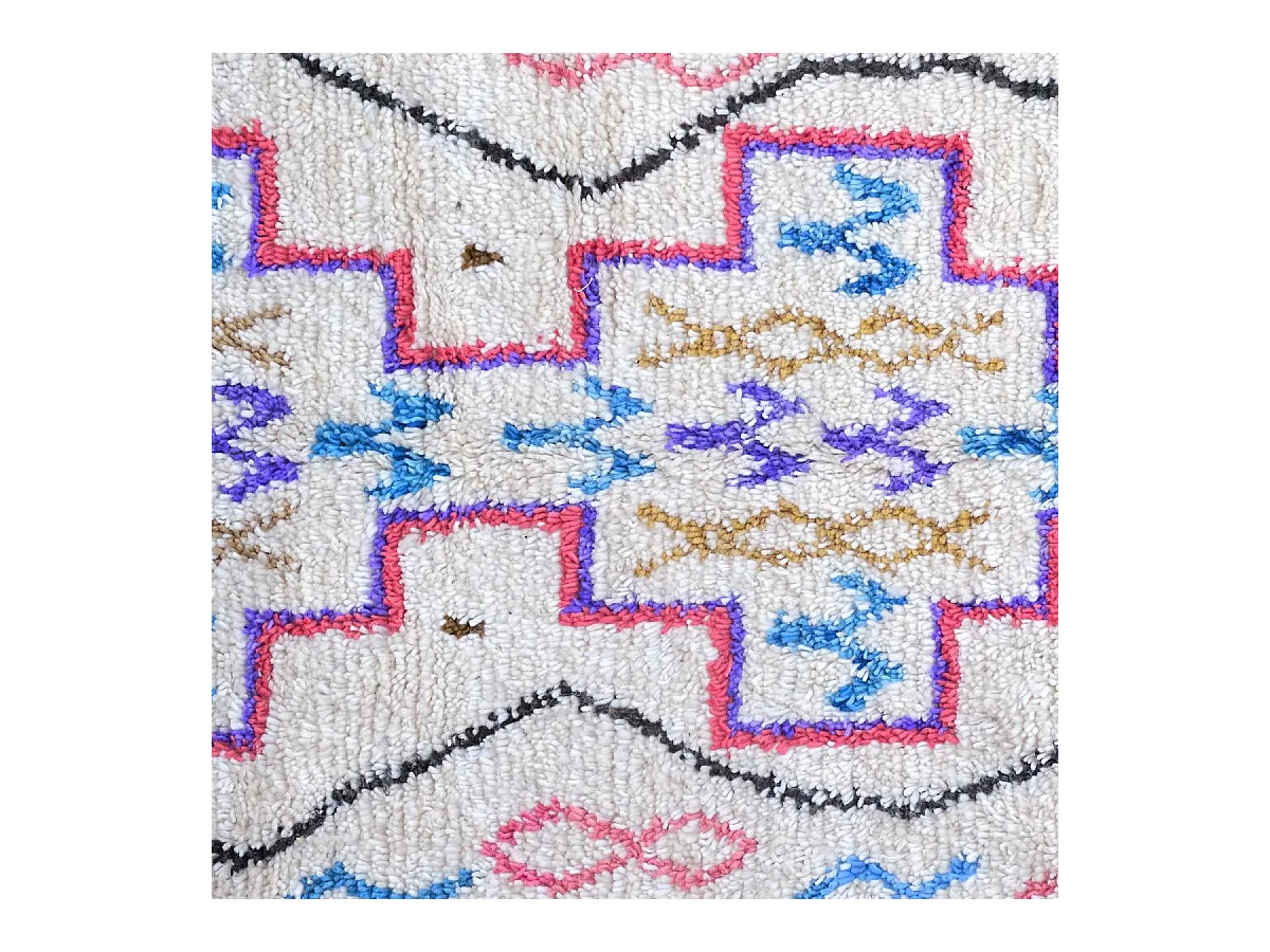Authentique tapis berbère 150x240 fait à la main en laine blanc cassé et rose AZILAL 9 motif ethnic