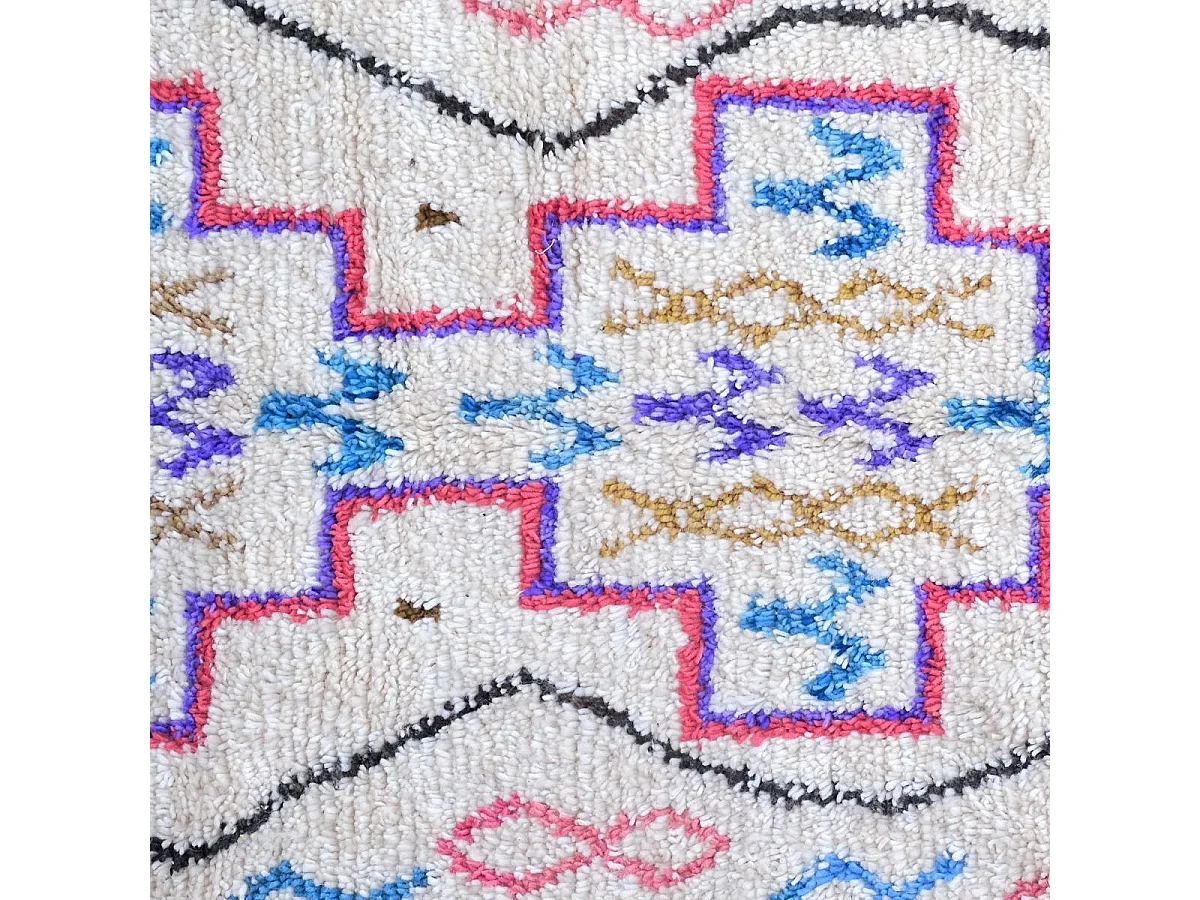 Authentique tapis berbère 150x240 fait à la main en laine blanc cassé et rose AZILAL 9 motif ethnic