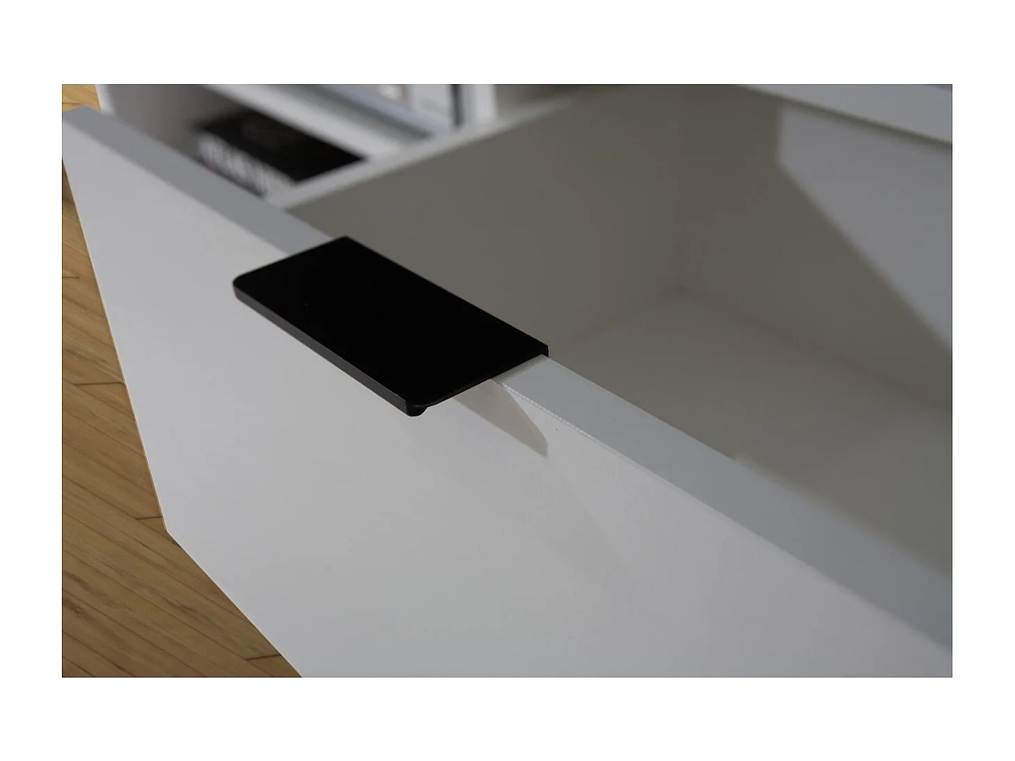 Sideboard Line II/Drehtüren/Möbelplatte/Weiss