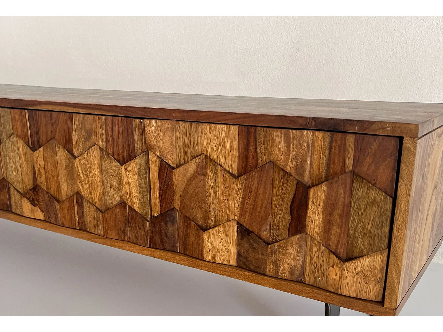 Meuble TV 160 cm Bois Sheesham Massif Design 4 Portes Métal Noir