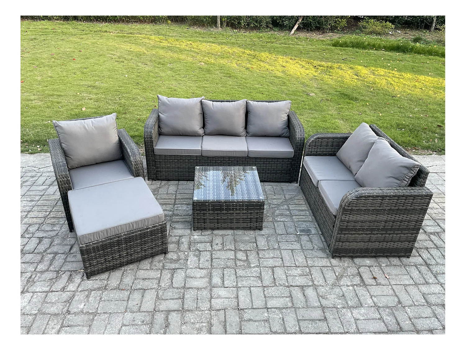 Rattan-Gartenmöbel 5 Stück Terrassenset mit Tisch und Sofa Quadratischer Couchtisch Liegestühle Loveseat sofa 2 Großer Hockern