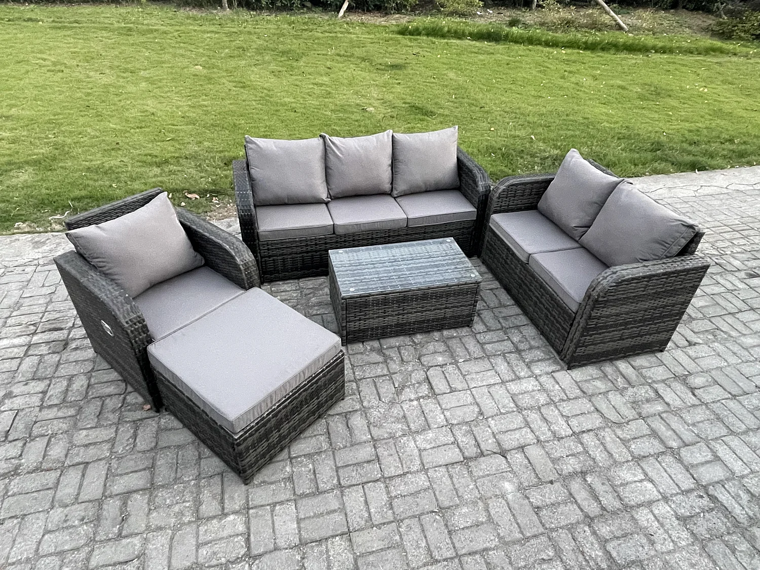 Rattan Gartenmöbel Set im Balkon 7-Sitzer Garten Sofa Set mit Rechteckiger Couchtisch Liegestühle Loveseat Sofa 3-Sitzer Sofa 2 Großer Hockern