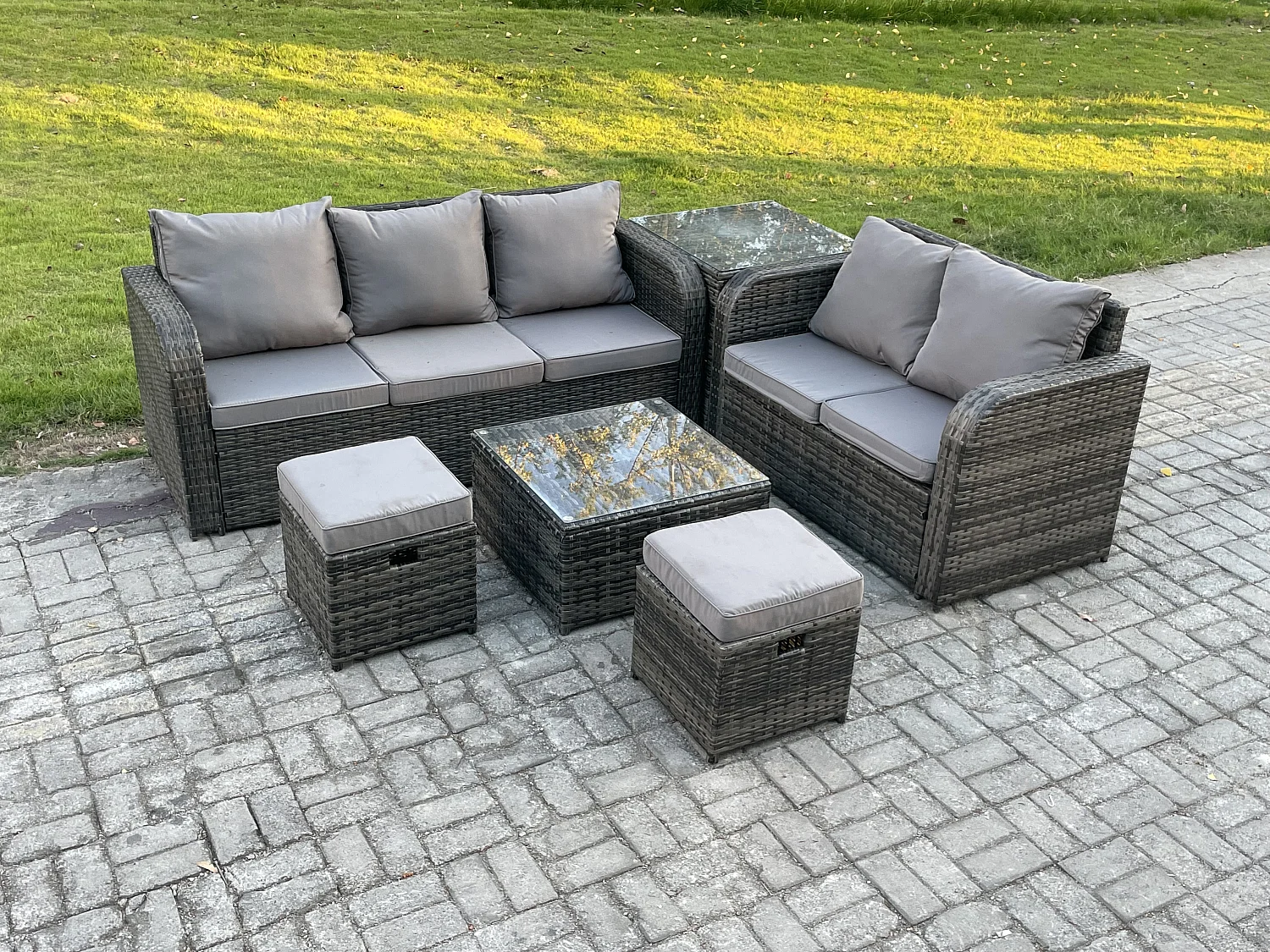 Salon de jardin 7 places Ensemble de canapés en rotin Table basse carrée 2 Petits tabourets Table d'appoint