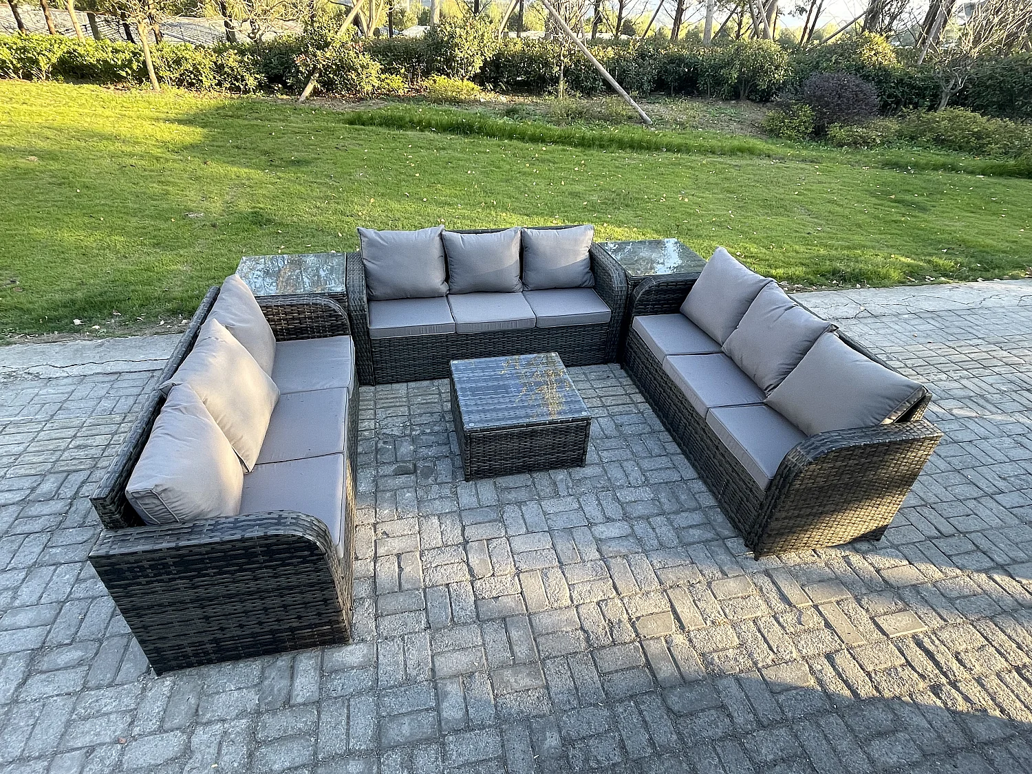 Rattan Gartenmöbel Set im Balkon Set Patio Garten Sofa Set mit 2 Beistelltisch Quadratischer Couchtisch Dunkelgrau Gemischt