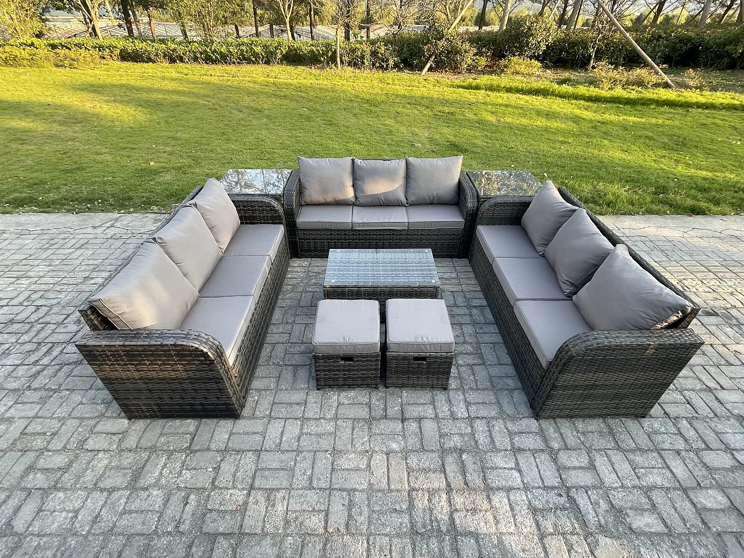Rattan Lounge Sofa Set 11-Sitzer Gartenmöbel-Set mit Rechteckiger Couchtisch 3-Sitzer Sofa 2 Beistelltischen 2 kleine Fußhockern Dunkelgrau Gemischt