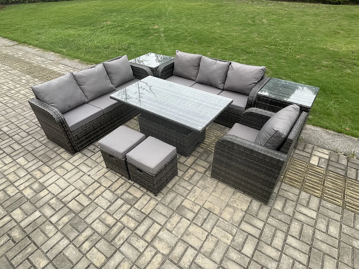 Polyrattan Gartenmöbel-Sets höhenverstellbarer Tisch Sofa Set mit 2 Beistelltischen Liegestühle 2 kleine Fußhockern
