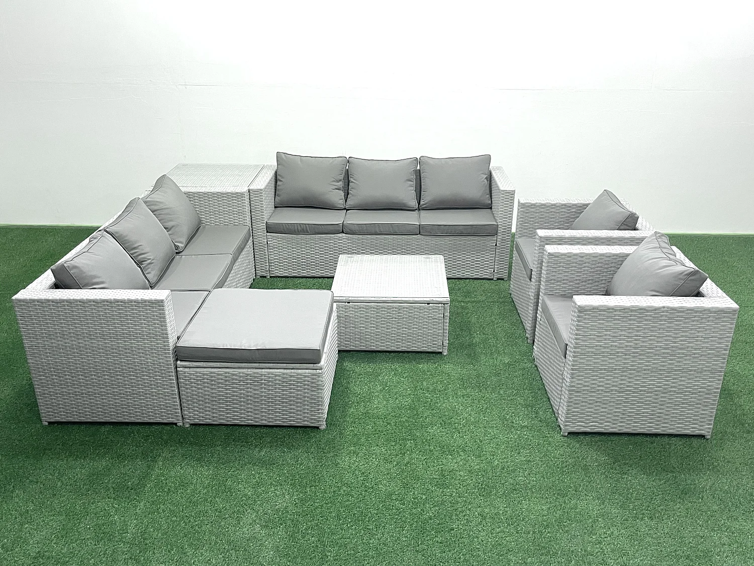 Rattan Sofa Gartenmöbel Set mit 2 Sesseln Quadratischer Couchtisch 2 Großer Hockern Beistelltisch Hellgrau gemischt
