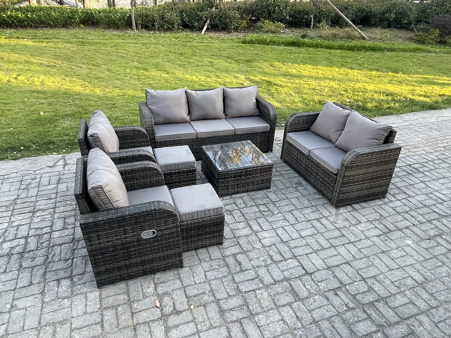 9-Sitzer Gartenmöbelset Rattan Garten Sofa im Freien Sessel mit Gehärteter Glastisch 2 kleine Fußhockern Dunkelgrau Gemischt