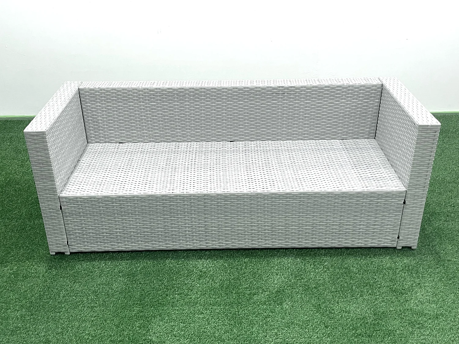 5-Sitzer Polyrattan Gartenmöbel Set mit 3-Sitzer Sofa 2 Sesseln Quadratischer Couchtisch 2 Beistelltischen Hellgrau gemischt