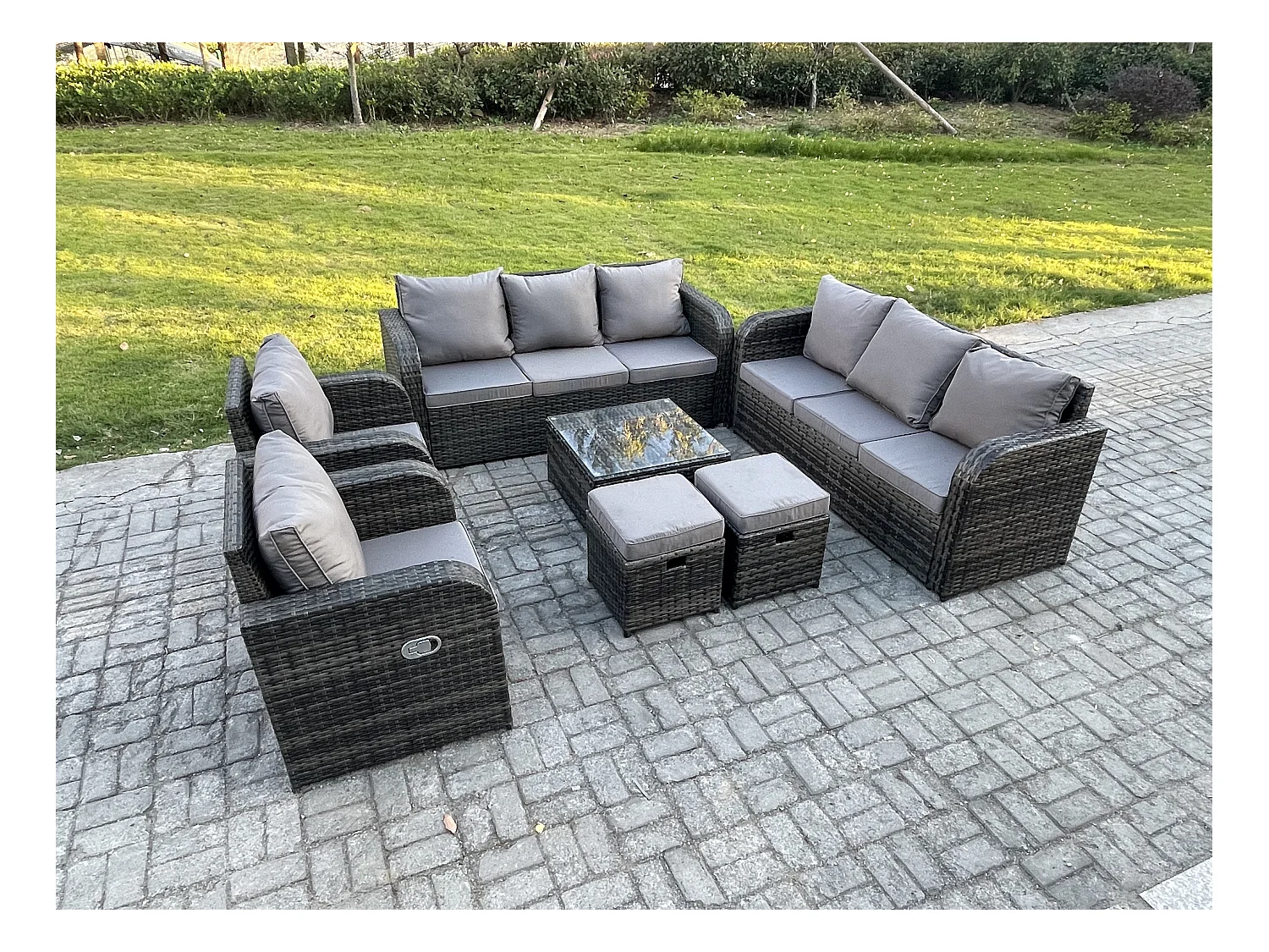 Hoher Rücken Polyrattan Gartenmöbel Set mit Quadratischer Couchtisch 2 kleine Fußhockern Garten Lounge Set Dunkelgrau Gemischt