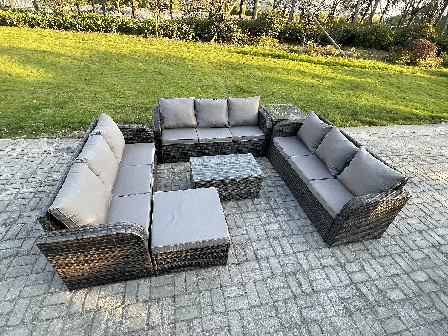 Rattan Lounge Sofa Set 10-Sitzer Gartenmöbel-Set mit Rechteckiger Couchtisch 3-Sitzer Sofa 2 Großer Hockern Beistelltisch Dunkelgrau Gemischt