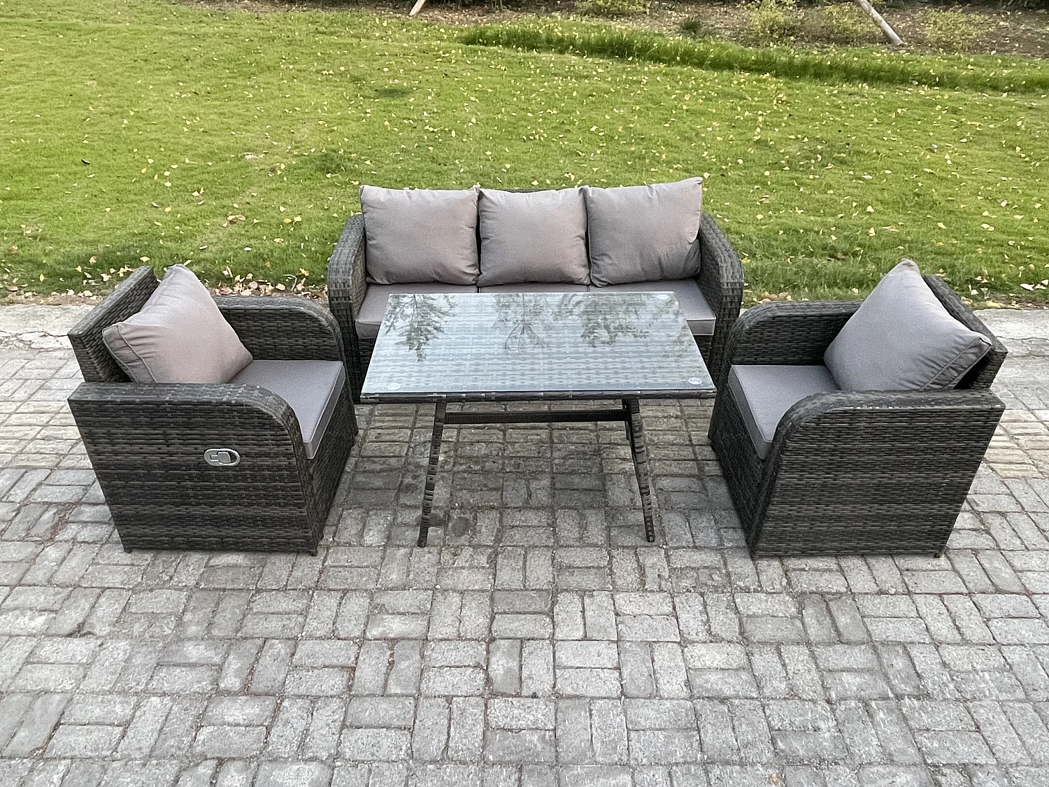 Hoher Rücken Rattan Gartenmöbel Sets mit Rechteckiger Esstisch Liegestühle 3-Sitzer Sofa