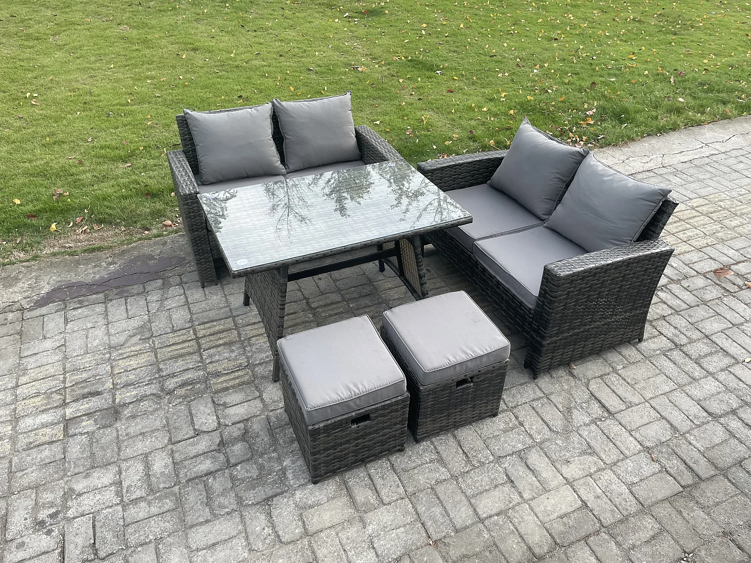 6-Sitzer Polyrattan Garten Esstisch Set Gartenmöbel Sofa mit Rechteckiger Esstisch Doppelsitz Sofa 2 kleine Fußhockern Dunkelgrau Gemischt