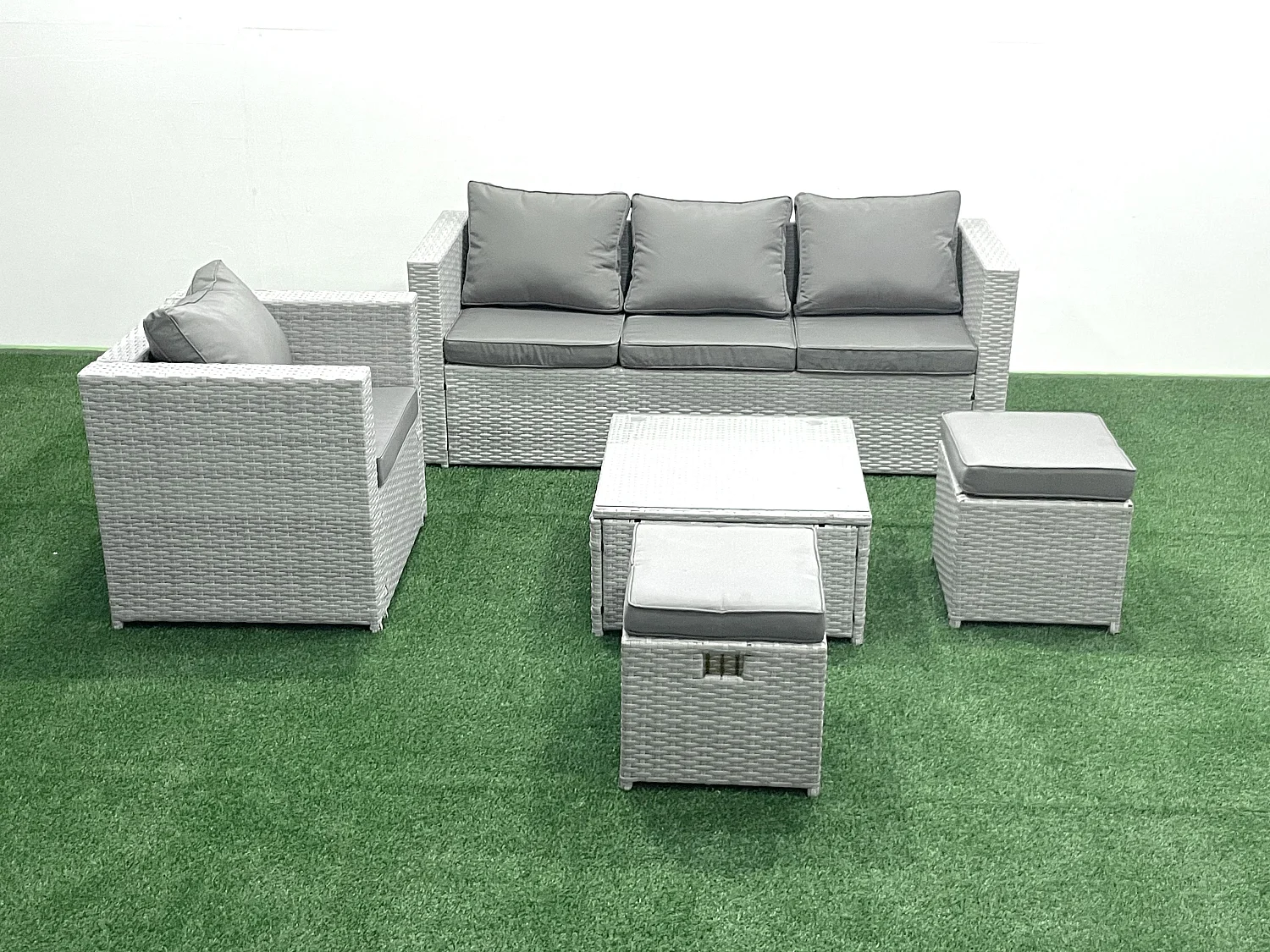6-Sitzer Polyrattan Gartenmöbel Set mit 3-Sitzer Sofa Sessel Quadratischer Couchtisch 2 Großer Hockern Hellgrau gemischt