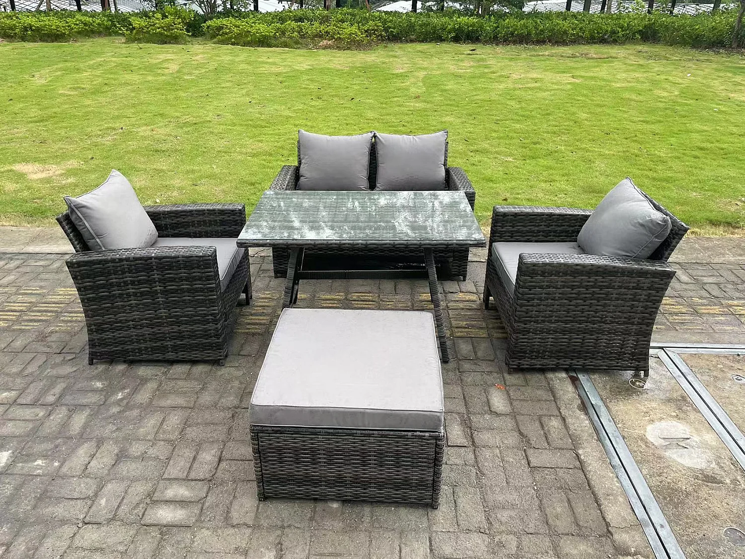5-Sitzer Dunkelgrau Gemischt Hoher Rücken Rattan Sofa Esstisch Set Gartenmöbel Set mit 2 Großer Hockern