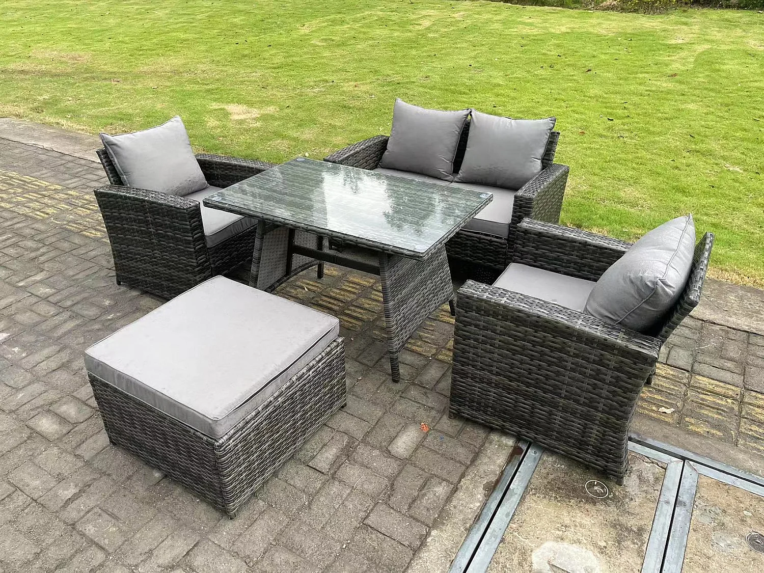 5-Sitzer Dunkelgrau Gemischt Hoher Rücken Rattan Sofa Esstisch Set Gartenmöbel Set mit 2 Großer Hockern