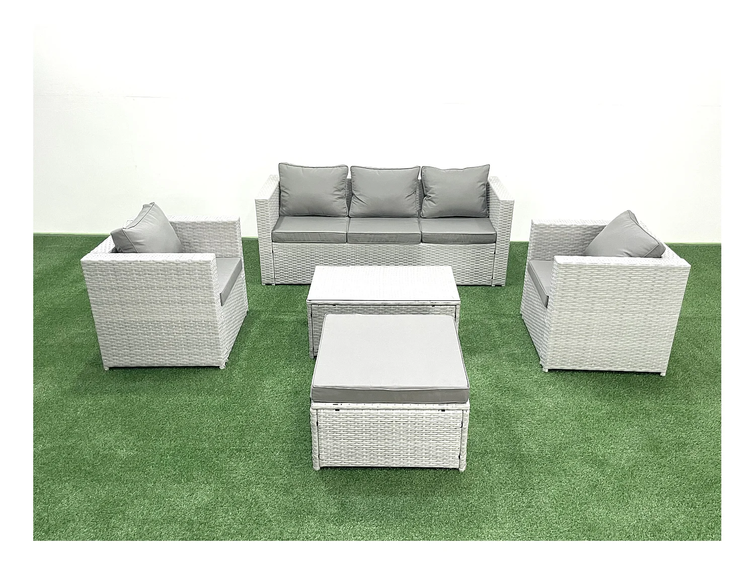 Salon de jardin avec Canapé 3 places 2 Chaise Table basse rectangulaire Grand tabouret Gris clair mixte 6 places