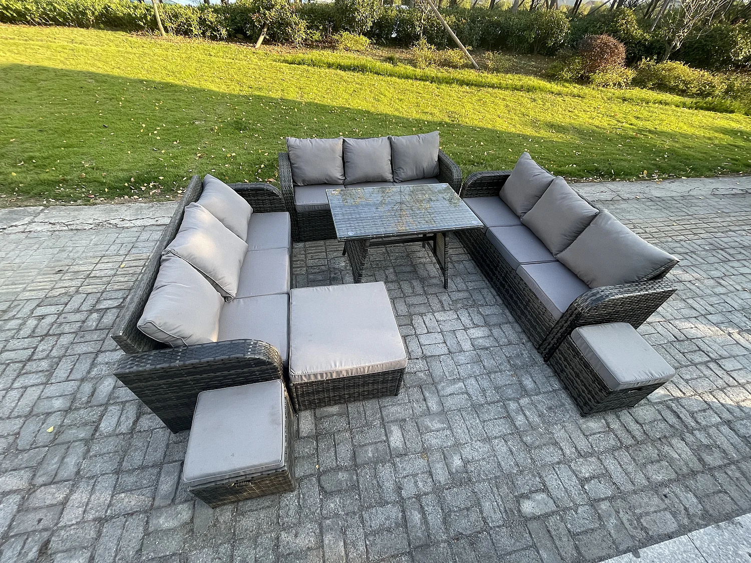 12-Sitzer Polyrattan Gartenmöbel Set mit Rechteckiger Esstisch 3 Hockern Polyrattan Garten Sofa im Freien Set