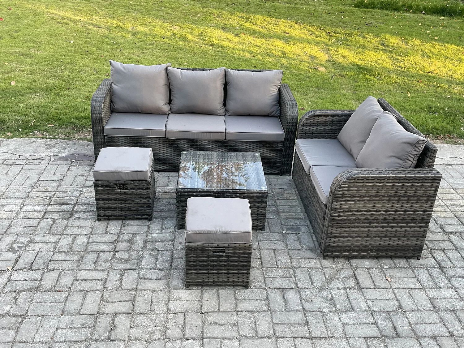 Polyrattan Gartenmöbel Sets 7-Sitzer Garten Sofa im Freien Set Quadratischer Couchtisch 2 kleine Fußhockern