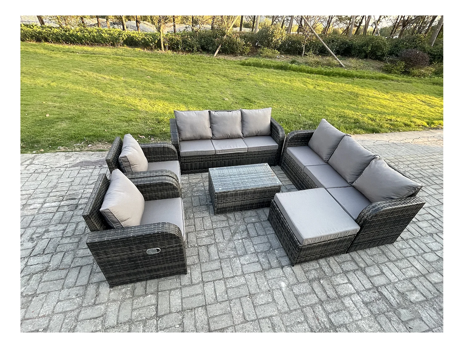 Rattan Gartenmöbel Sofa Set Tisch & Stühle Set mit 3-Sitzer Sofa Liegestühle 2 Großer Hockern Dunkelgrau Gemischt