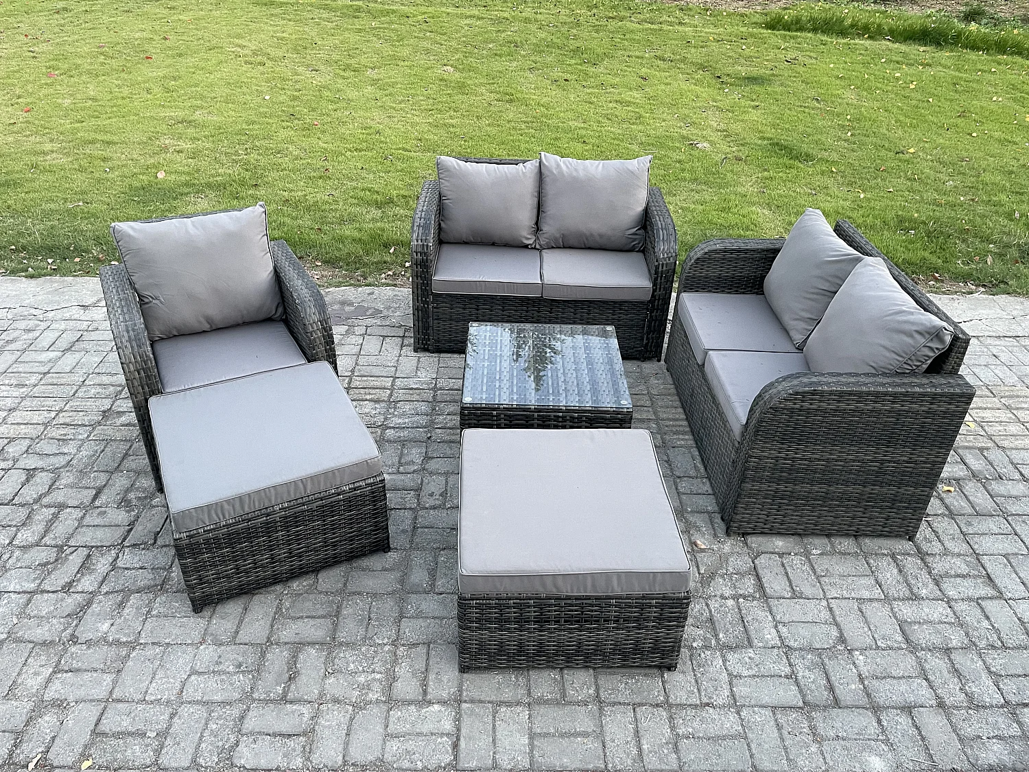 7-Sitzer Hoher Rücken Polyrattan Gartenmöbel Set mit Quadratischer Couchtisch 2 hohen Hockern Love Sofa Garten Lounge Set Dunkelgrau Gemischt