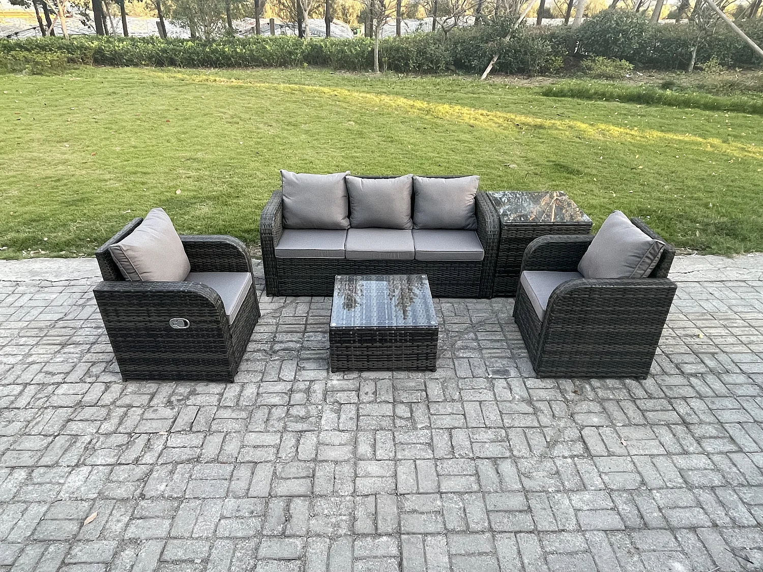 Gartenmöbelset 5-Sitzer Rattan Sofa Set mit Liegestühle 3-Sitzer Sofa Beistelltisch Dunkelgrau Gemischt