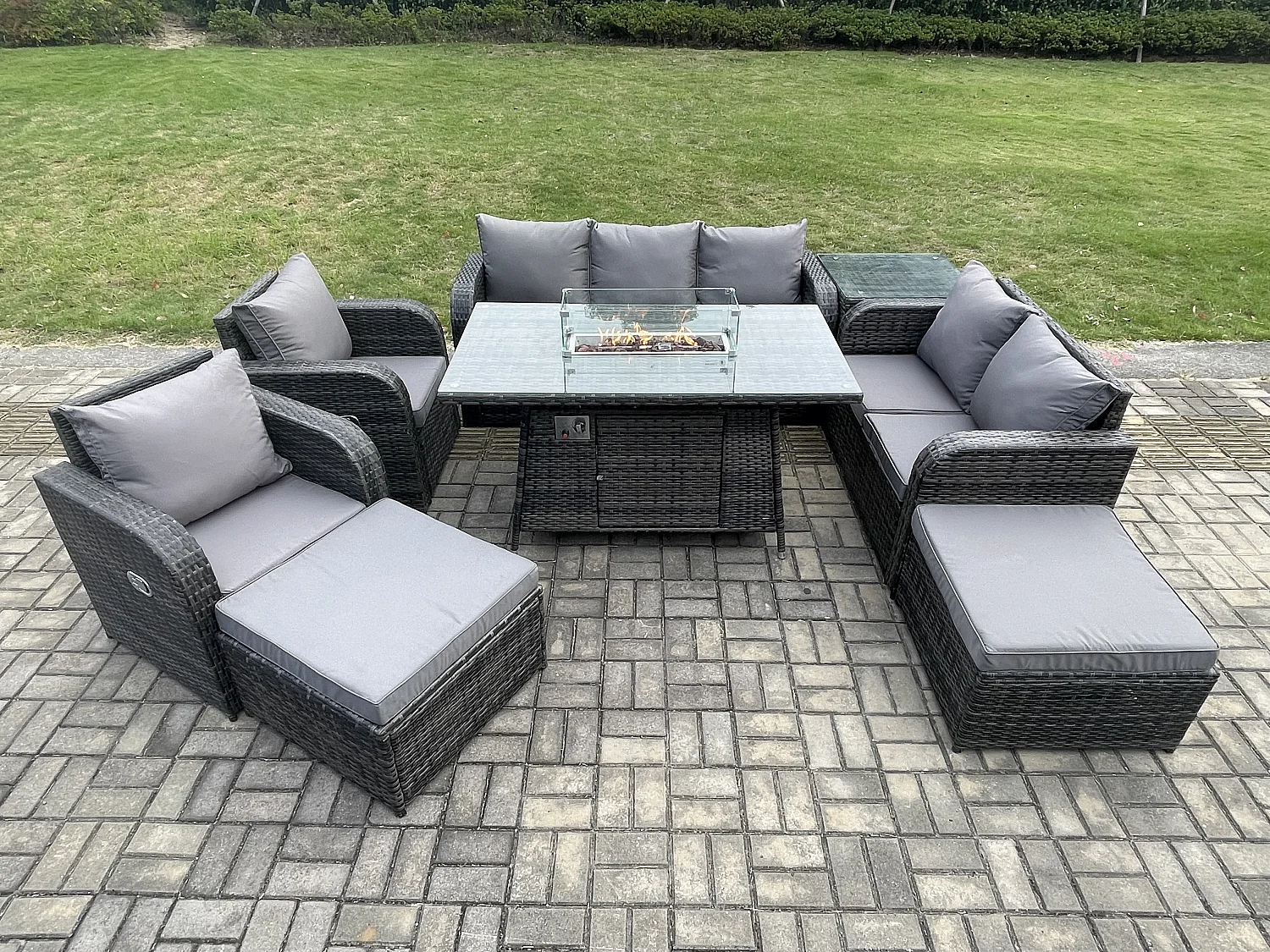 9-Sitzer Polyrattan Gartenmöbelset Gasfeuerstelle Esstisch und Sofa Sessel set mit Beistelltisch 2 hohen Hockern